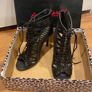 Anne Michelle Black Princess Heels